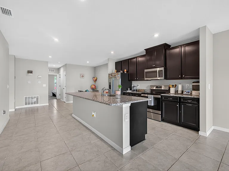 9449 SW Libertas Way — Photo 15