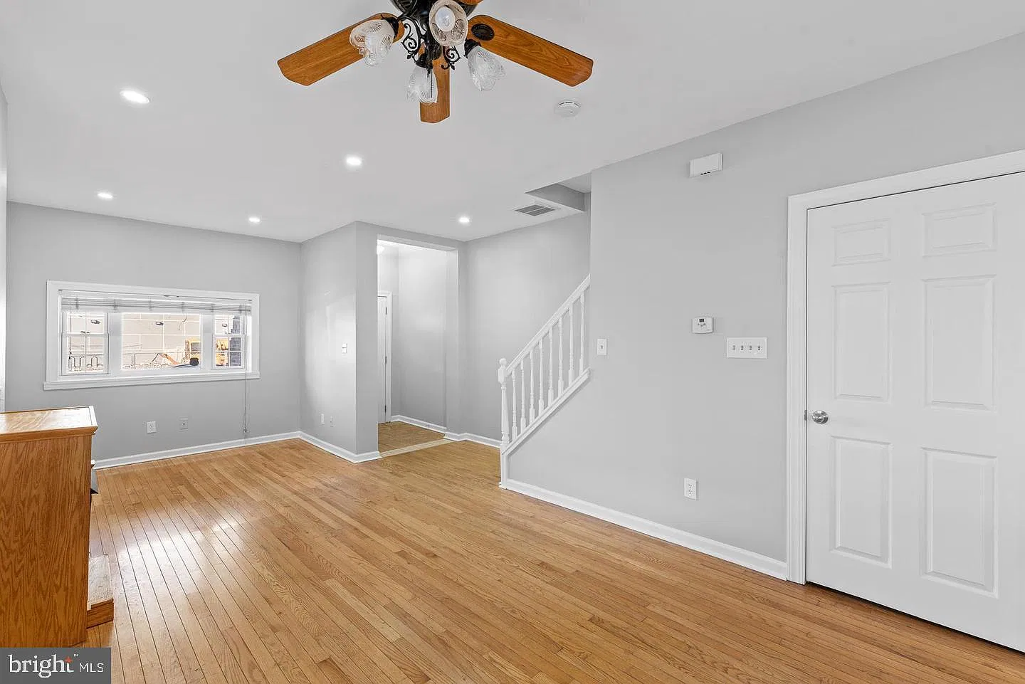 4 bed, 2.0 bath, 1450 sqft, $2,700 — Photo 2