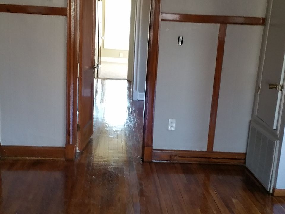 2nd image of 3634 Forest Ave