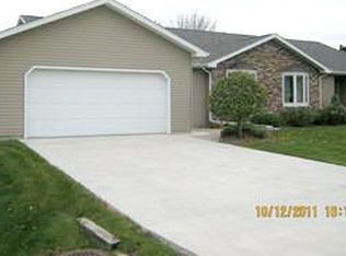 151 Timber Ridge Dr, Vassar, MI 48768