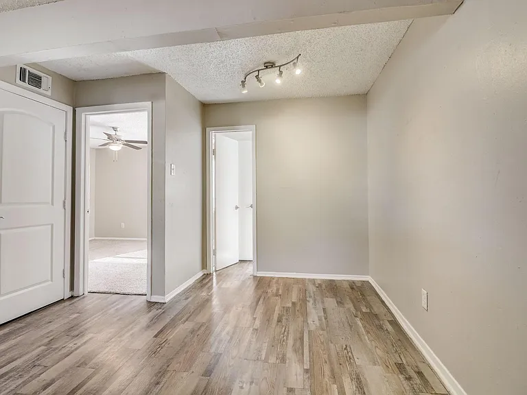 Polk Villas — Photo 10
