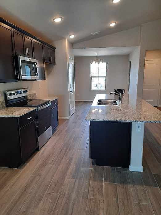 1st image of 2017 N Thunderbird Ave