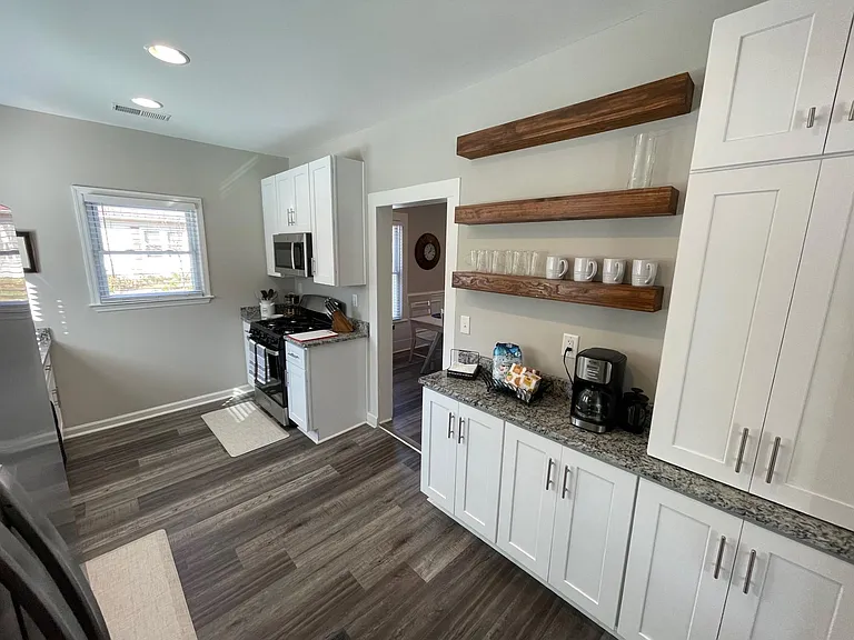 313 N Maple St — Photo 28