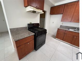 8392 Saru Cir APT D, Huntington Beach, CA 92647