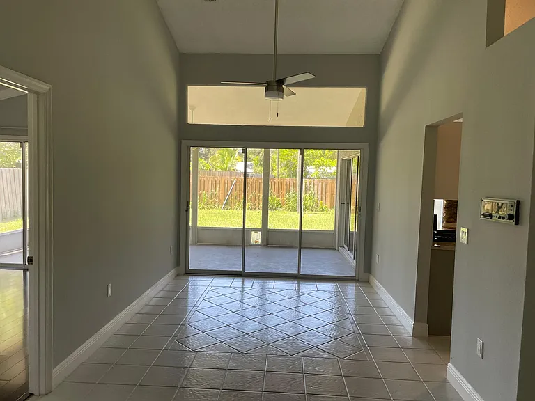 4782 Hamlets Grove Dr — Photo 8