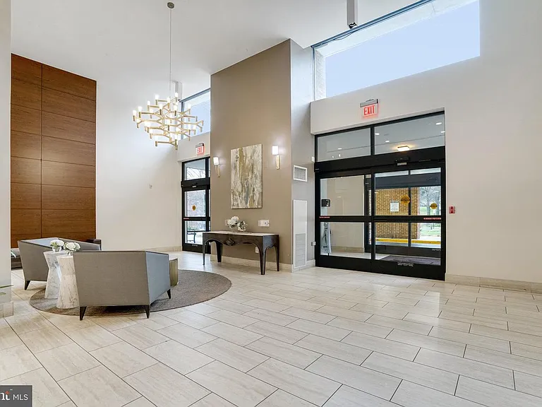 2300 Pimmit Dr #308W — Photo 33