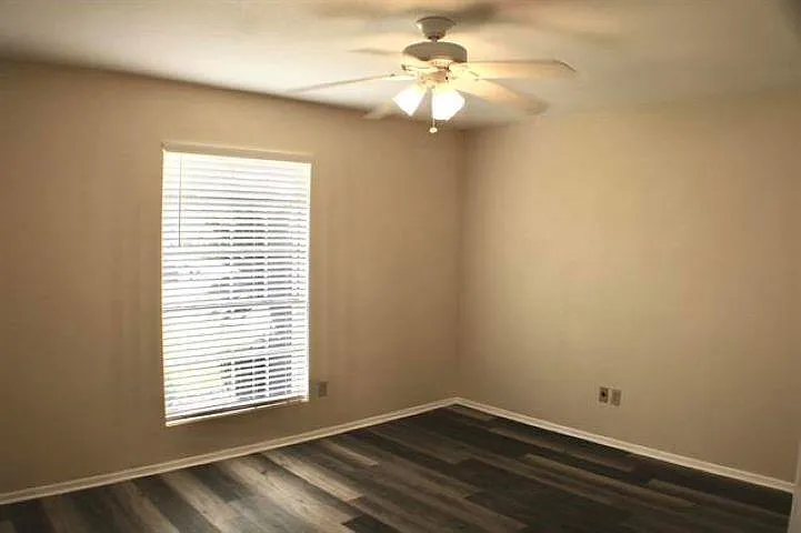 8690 Manion Dr — Photo 18