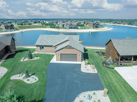 4th image of N8532 Waterway Cir