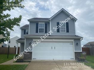 2547 Middle View Dr, Columbus, IN