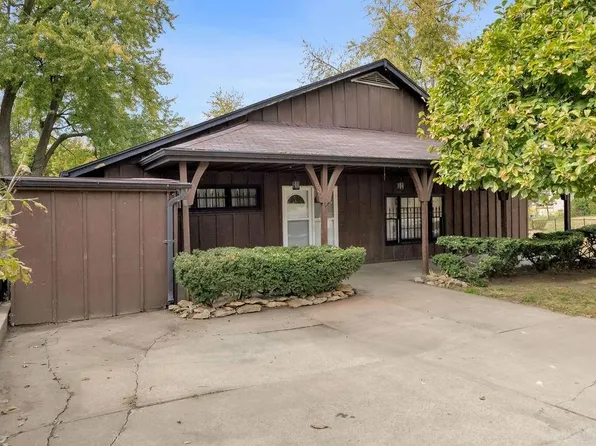 732 N 24th St, Saint Joseph, MO 64506