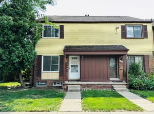 8413 Hickory Dr, Sterling Heights, MI 48312