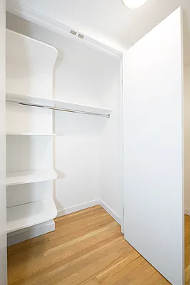 Rented by Buchbinder & Warren | media 7