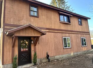 271 Ridge Rd, Oswego, NY 13126