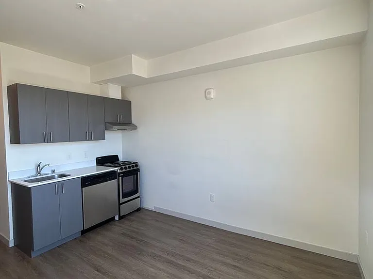 4801 Fauntleroy Apartments — Photo 68
