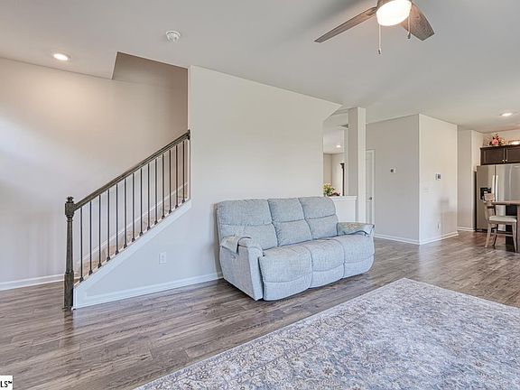 4th image of 101 Riverport Dr