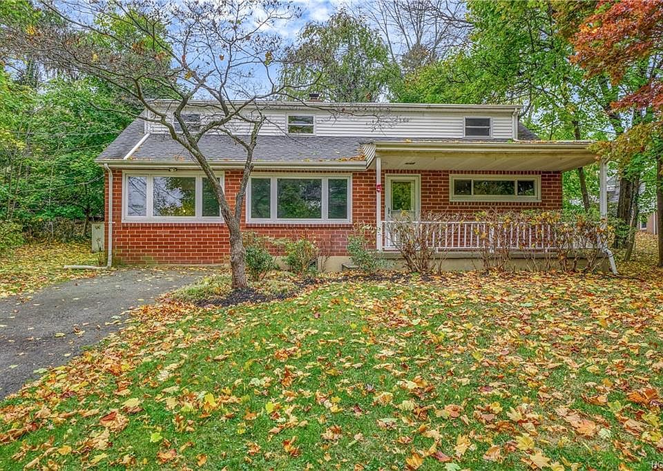 1st image of 5 Ferris Ln