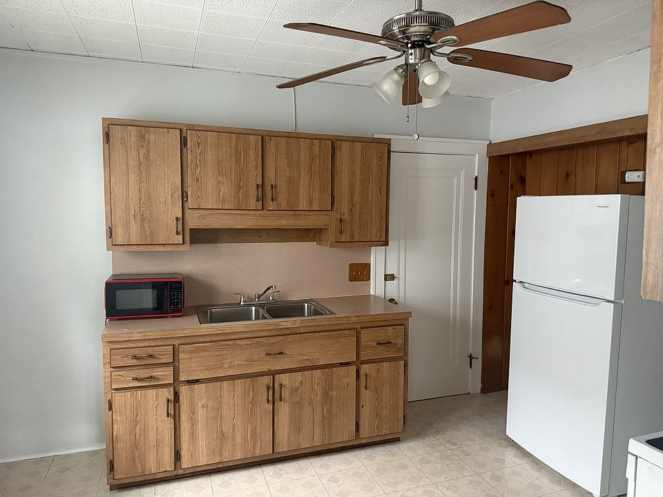 2nd image of 16708 Delaware Ave APT 2