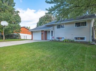 406 N Farrell Rd, Lockport, IL 60441