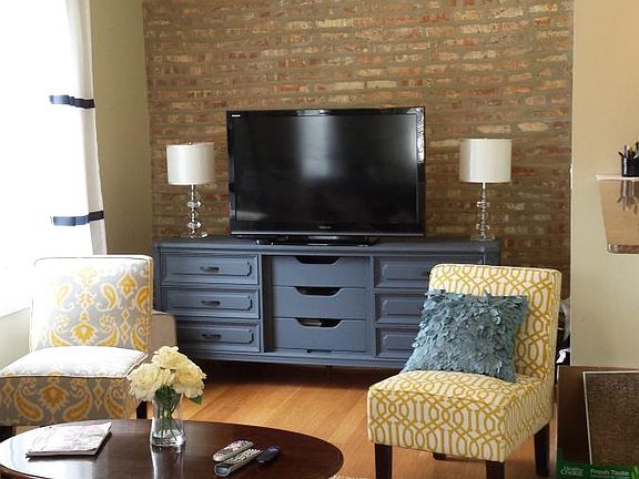 2nd image of 3724 W Wrightwood Ave #1W