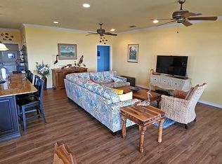 1528 S Magnolia St, Rockport, TX 78382
