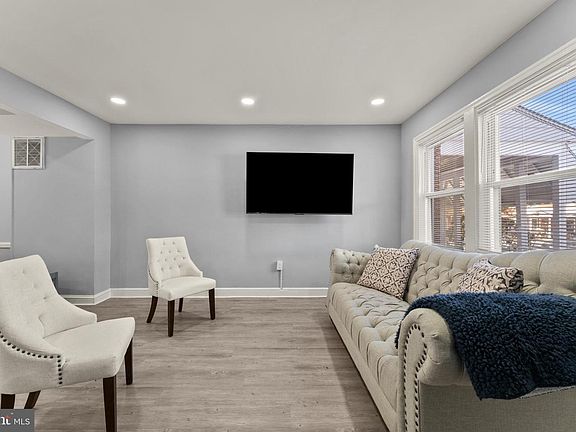 3rd image of 4527 Northwood Dr