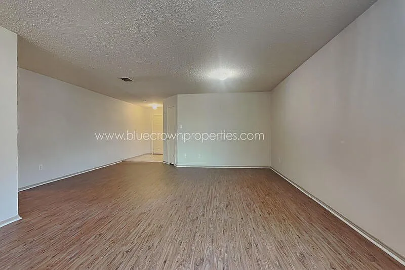 4 bed, 2.0 bath, 2145 sqft, $1,850 — Photo 4