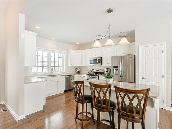 4th image of 5220 Whitecliff Dr