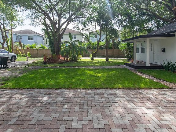 3rd image of 1700 SW 22nd St