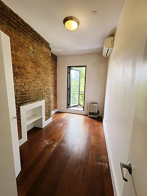 Rented by Point NYC | media 20