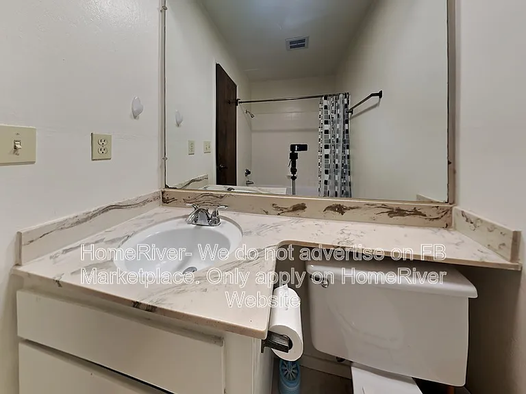 814 28th St #1 — Photo 11