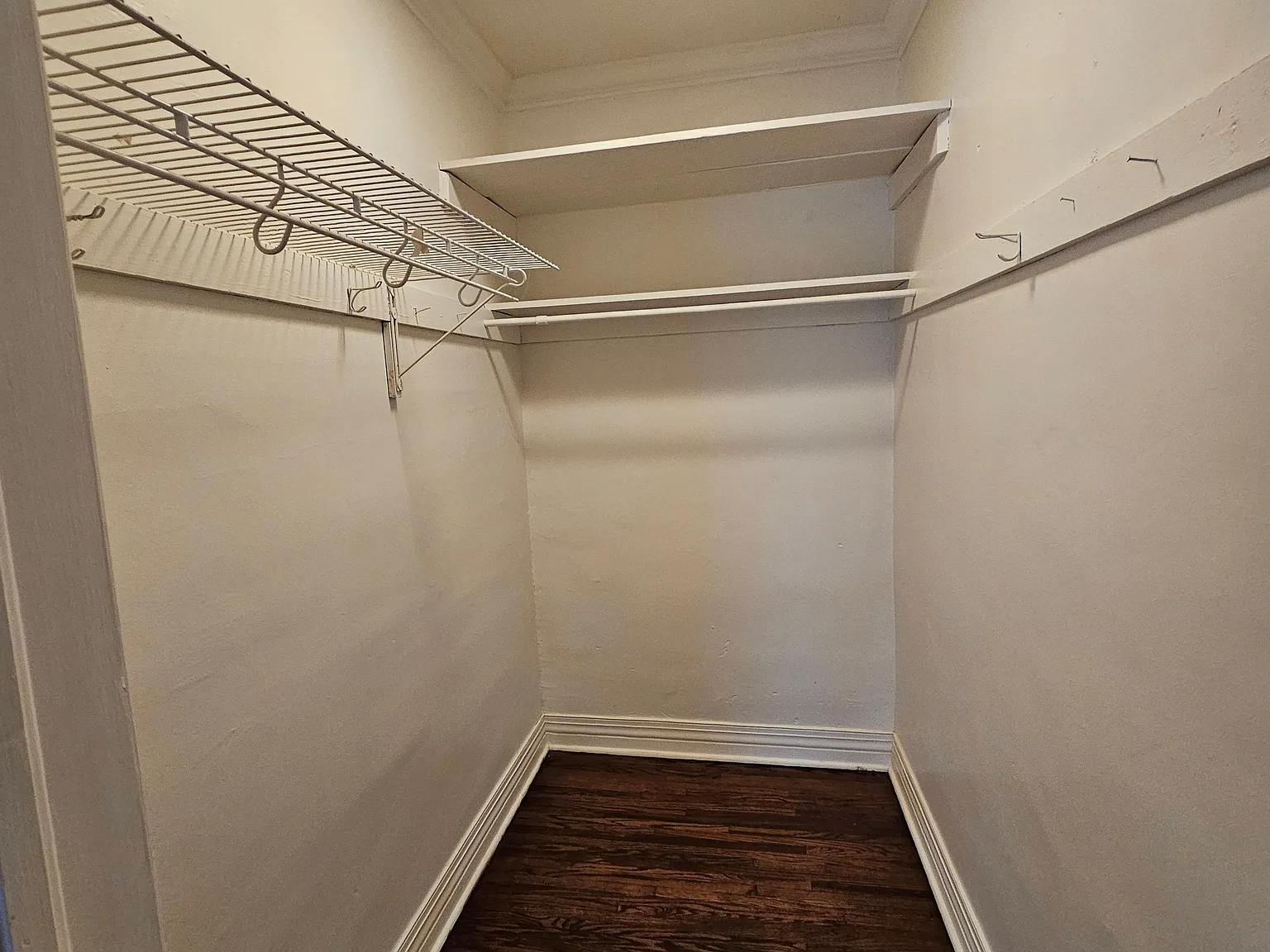 1 bed, 900 sqft, $1,200 — Photo 3