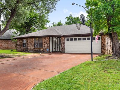 709 Owens Dr, Crowley, TX, 76036