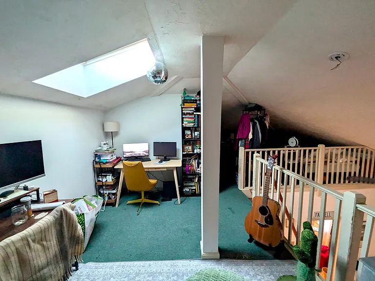 392 Essex St — Photo 12