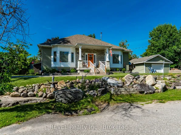 1006 River St, Muskoka Lakes, ON P0C 1A0