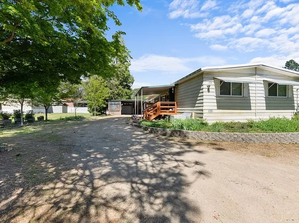 22071 Highway 62 #32, Shady Cove, OR 97539