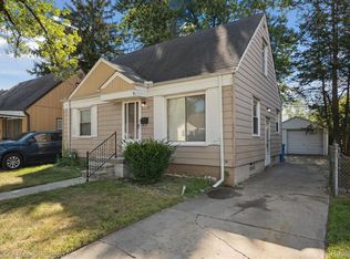 26723 W Hills Dr, Inkster, MI 48141
