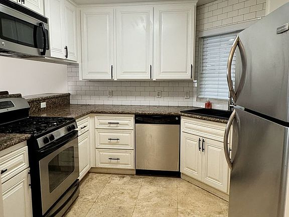 5th image of 1140 Junipero Ave APT 2