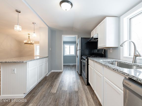 3rd image of 107 Glenwood Dr