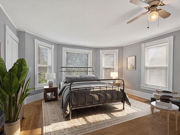 4th image of 414 Walnut Street