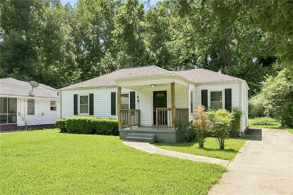 3 bed, 1.0 bath, 880 sqft, $1,465 — Photo 2