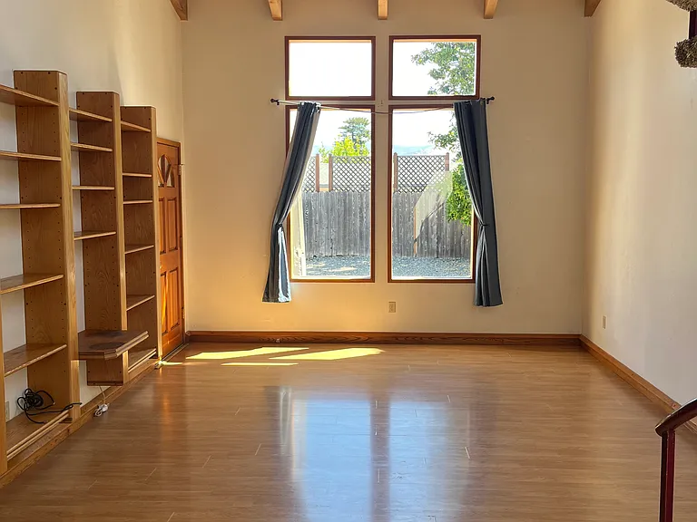 1773 Royal Way — Photo 19