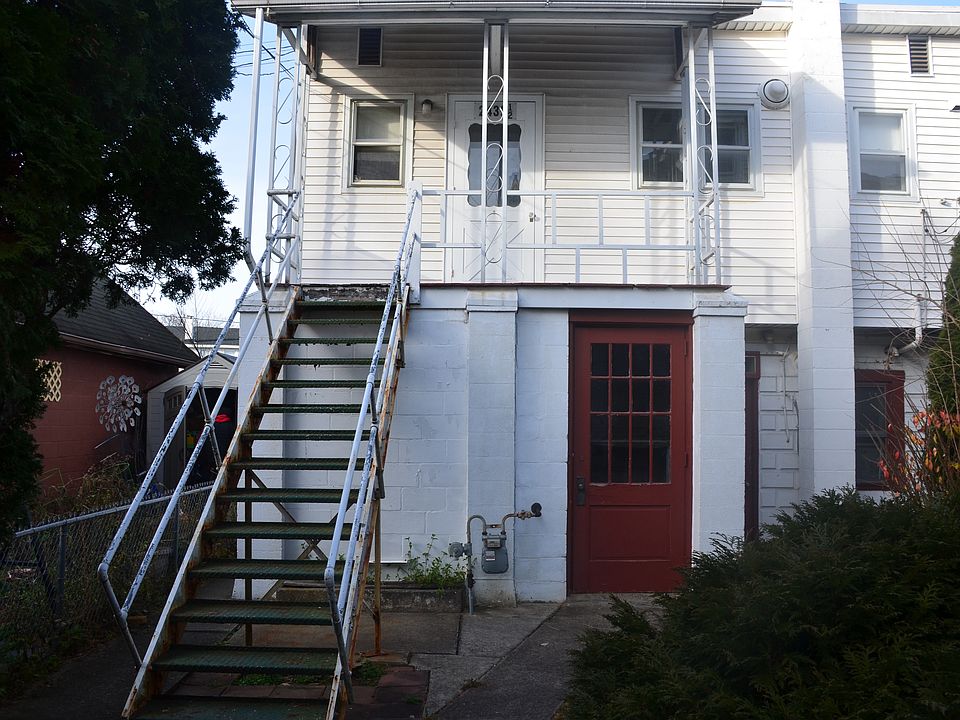 1st image of 2439 Hay St #1/2