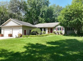 2617 E Mier Rd, Midland, MI 48642