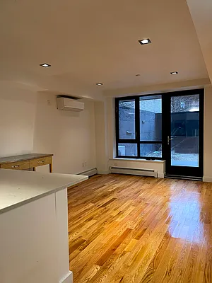 Rented by Evergreen Realty & Investments | media 4