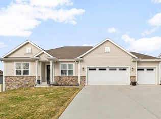 625 Mary WAY, Slinger, WI
