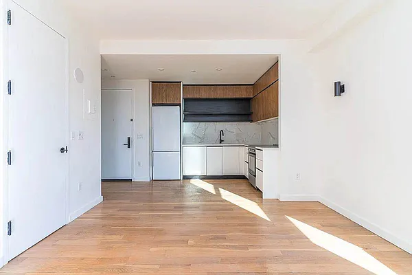 Rented by Artur Gutman, LREB | media 29