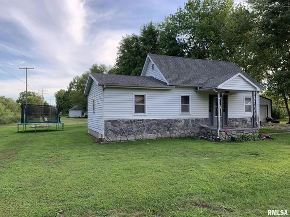 133 E Vine St, Tamaroa, IL 62888