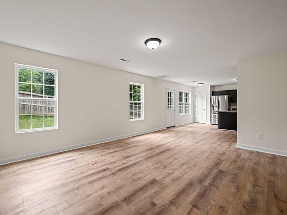 5th image of 6620 Summer Grove St