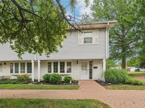 14 Meadowlawn Dr Unit 9, Mentor, OH 44060