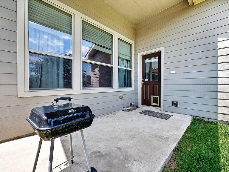 26738 Henson Falls Dr — Photo 46